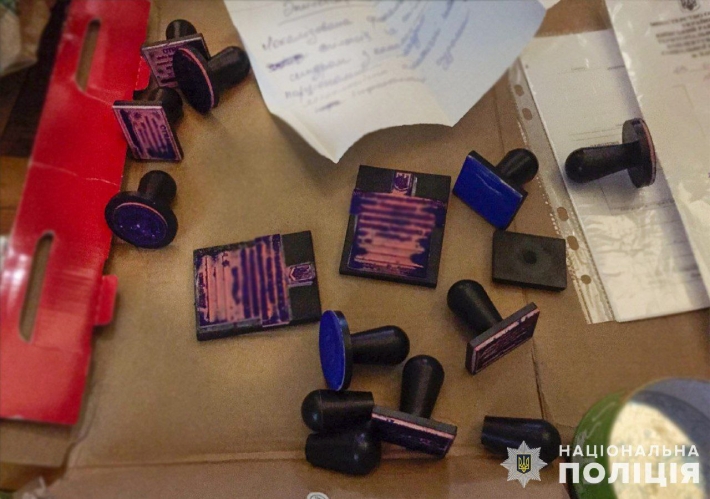 У Запоріжжі затримали незаконну організацію по виїзду чоловіків за кордон (фото)