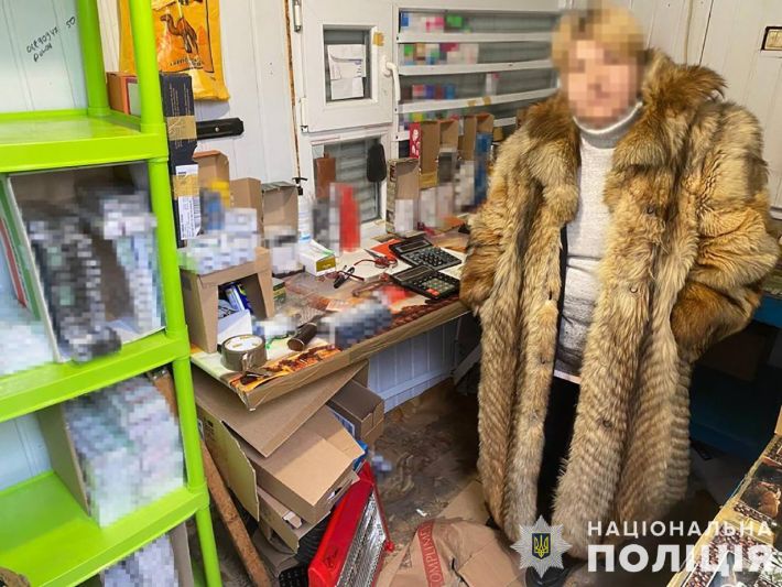 У Запоріжжі правоохоронці вилучили контрафактні цигарки на понад 100 000 грн (ФОТО)