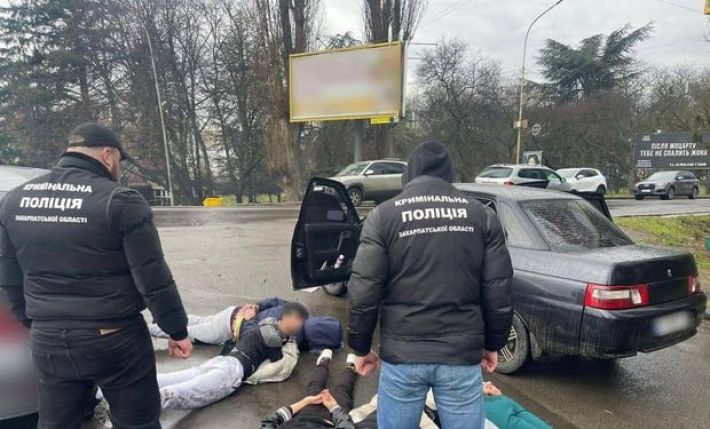 Мешканки Запоріжжя видурили у пенсіонерів грубі гроші (фото)