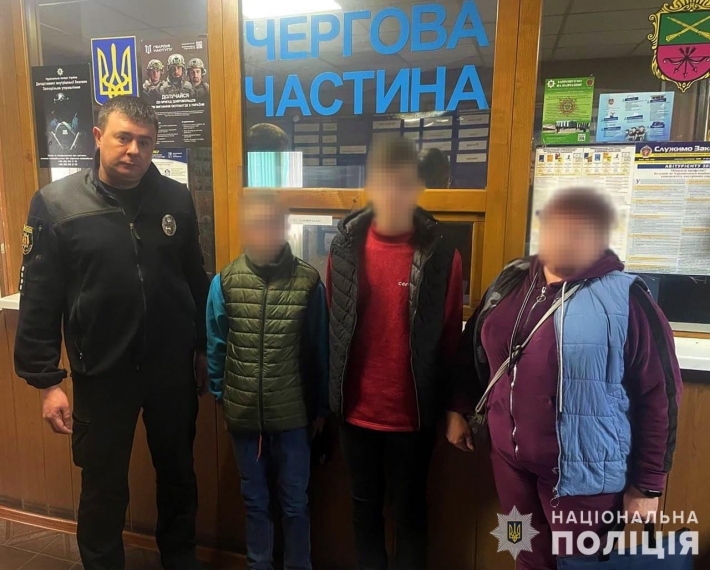 У Запоріжжі неповнолітні хлопці побили літного чоловіка (відео)