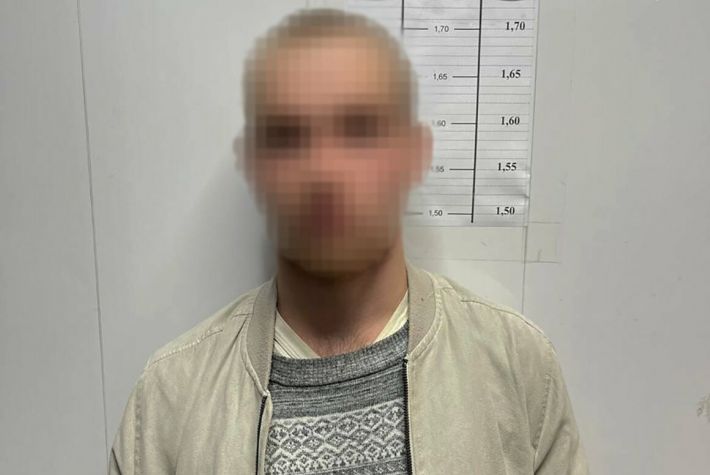 У Запоріжжі біля гуртожитку чоловіка вдарили по голові та пограбували (фото)