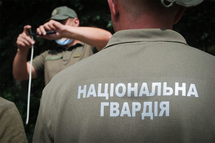 У Запоріжжі нацгвардієць купив наркотики і “заробив” штраф