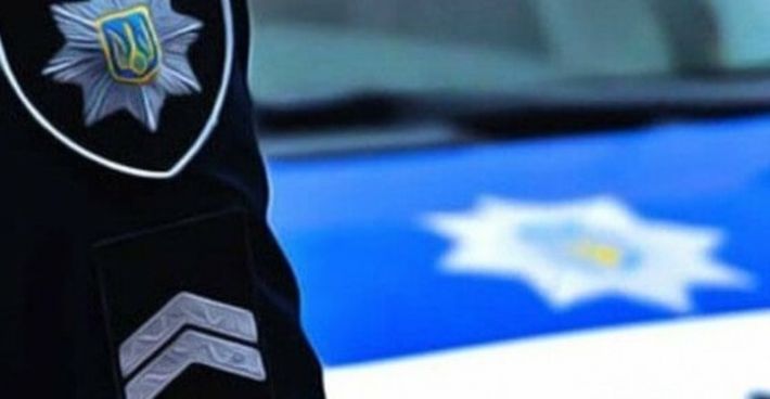 У Запоріжжі чоловік спровокував конфлікт на спортивному майданчику, щоб під час бійки викрасти гроші та телефон (фото)