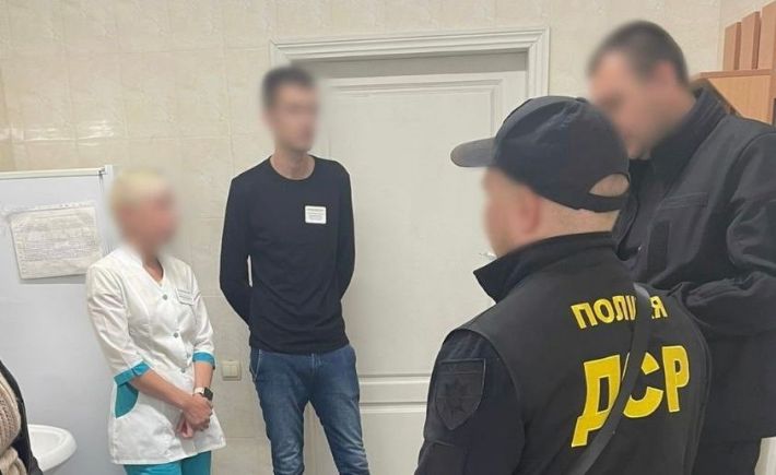 Викрито злочинну групу медиків однієї з приватних лікарень Запоріжжя