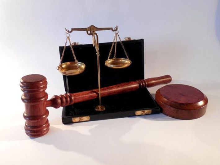 У Запоріжжі офіцера-моряка засудили за втрату зброї в кафе