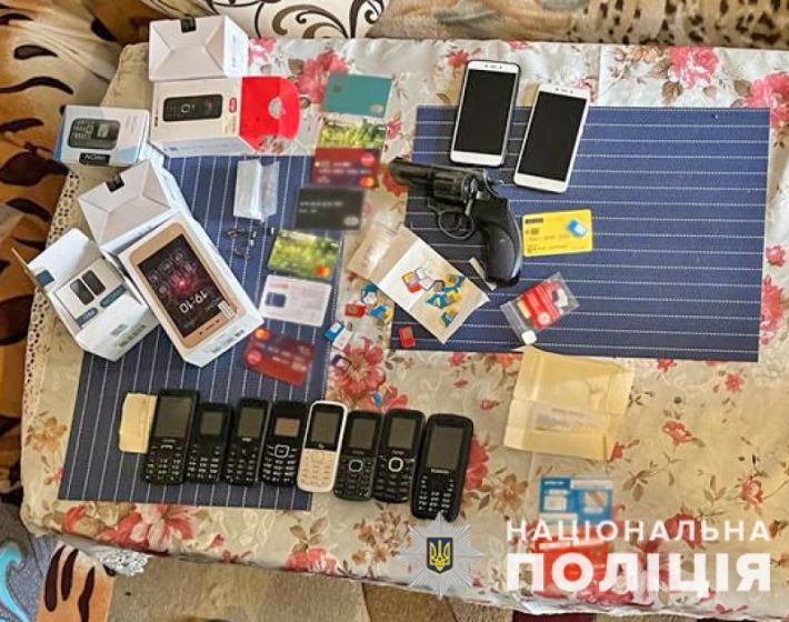 Поліцейські викрили шахрая, який ошукав тринадцять жителів Запоріжжя