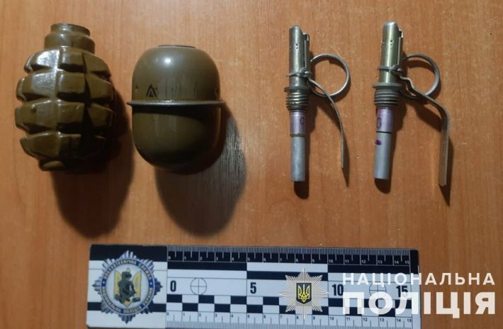 У Запорізькому районі чоловік торгував гранатами