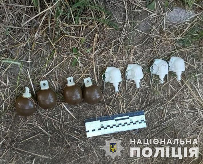 У Запоріжжі зловмисник продавав гранати та детонатори (фото)