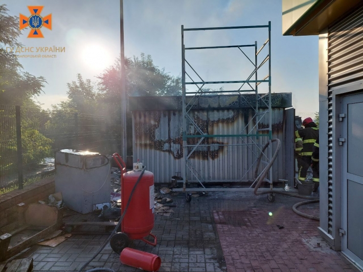 У Запоріжжі загорілася автозаправка