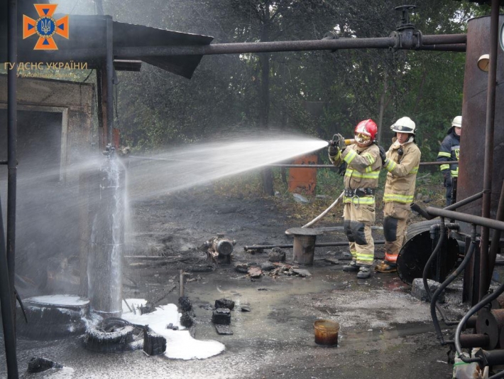 Запорізькі рятувальники ліквідували дві пожежі в місті