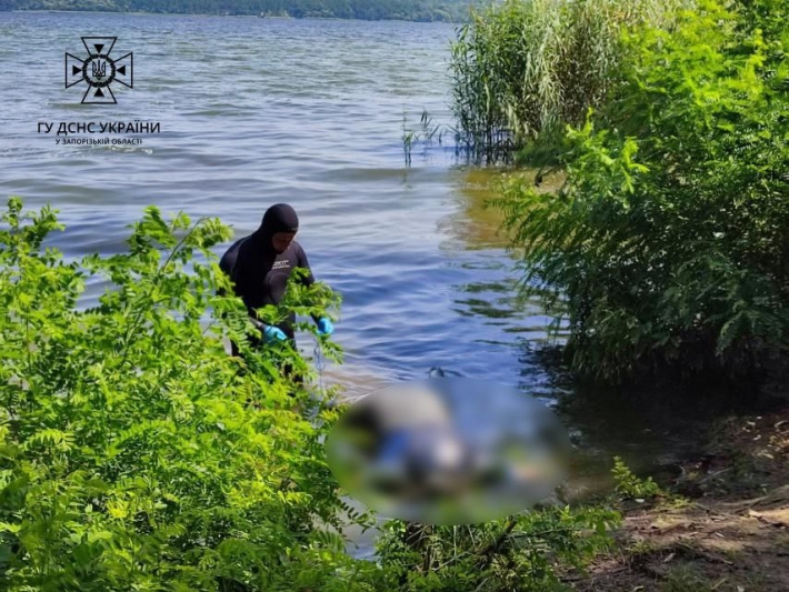 В Запоріжжі водолази ДСНС вилучили з водойми тіло загиблого чоловіка