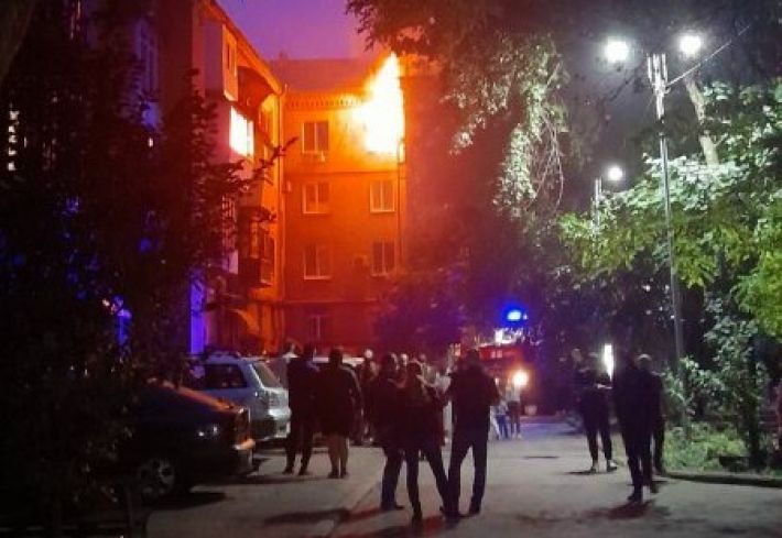 З’явилися подробиці масштабної пожежі у центрі Запоріжжя (фото)