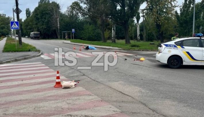 У Запоріжжі водій на смерть збив жінку на пішохідному переході (фото18+)