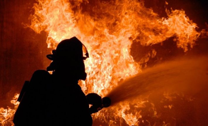 Внаслідок ворожих обстрілів у Гуляйполі та Оріхові загорілись житлові будинки