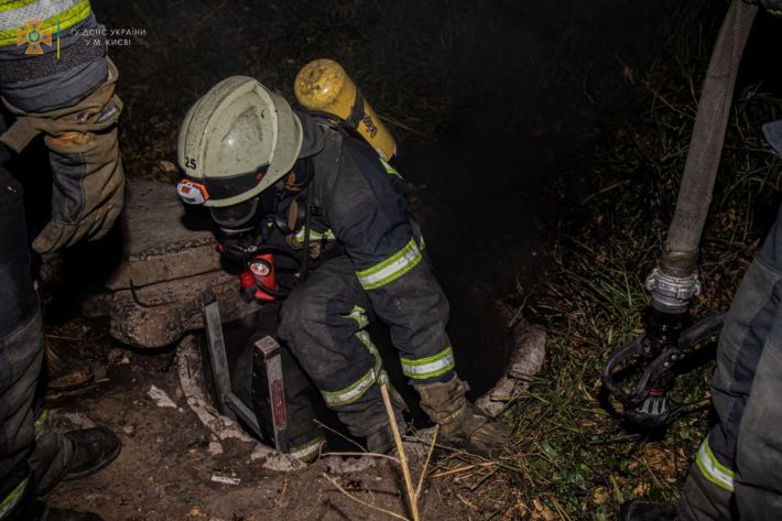У Запоріжжі рятувальники під час гасіння пожежі в теплотрасі знайшли загиблого чоловіка