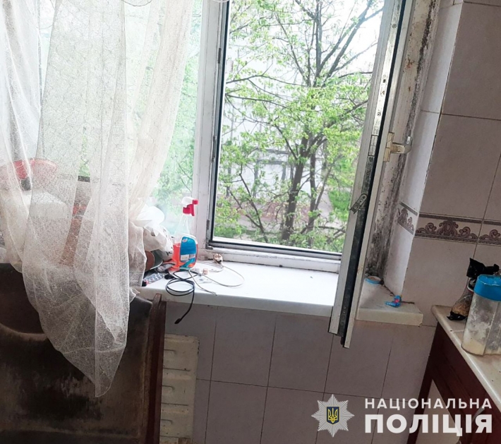 В Запоріжжі дитина випала з вікна 3-го поверху