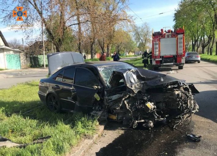 У Запоріжжі зіткнулися дві іномарки