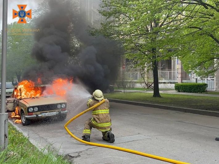 У Запоріжжі горів автомобіль