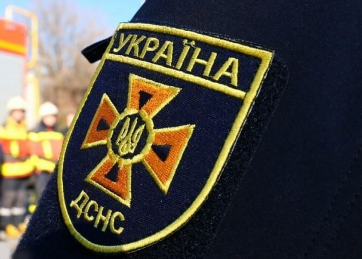 Після обстрілу Запорізького району рятувальники дістали з-під завалів будинку тіло людини