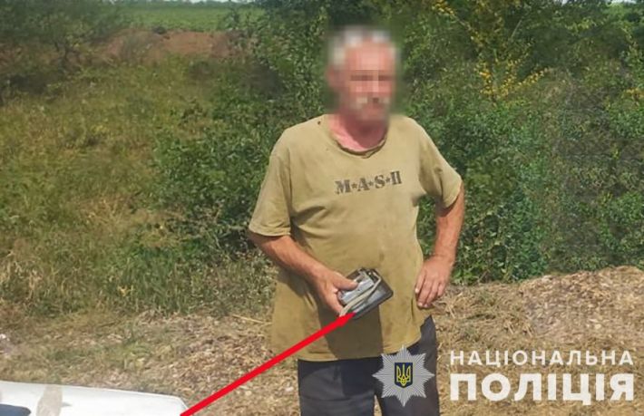 В Оріхові чоловік обкрадав зруйновані будинки