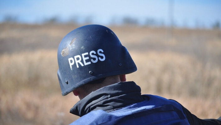 У Запоріжжі жінка заборонила журналістці знімати її зруйнований будинок