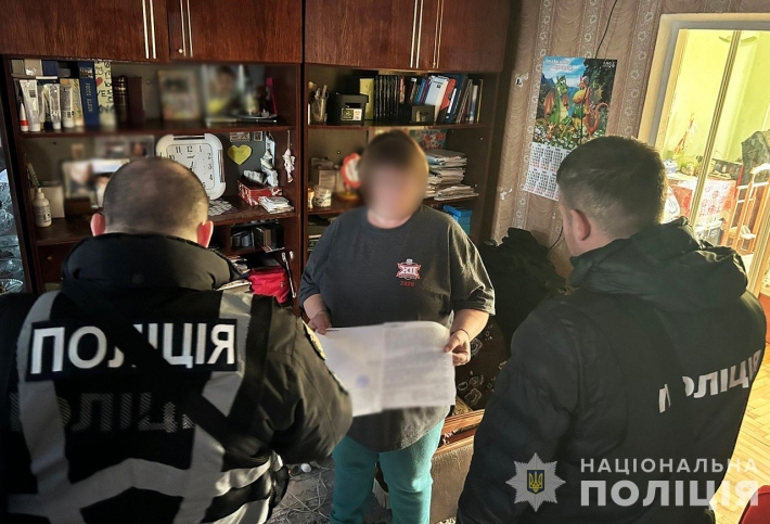 У Запоріжжі поліцейські припинили діяльність «чорних рієлторів», які привласнювали квартири померлих громадян